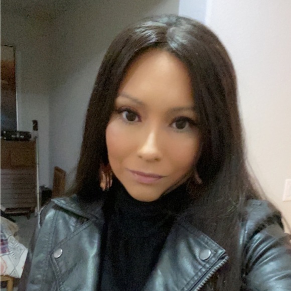 Hey welcome to my Poshmark closet!! Open to all offers. - Picture 6 of 8